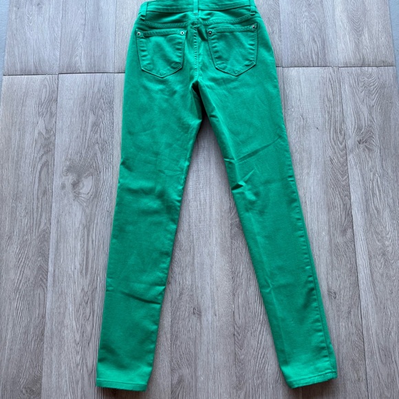 Francesca’s Kelly Green Skinny Denim Jeans - Picture 2 of 16